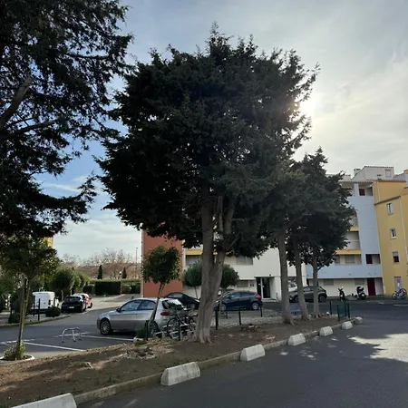 T2 Cap D Au Calme Proche Toute Commodite Port Et Ile Des Loisirs آجد